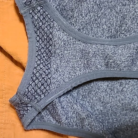 Puma high neck sports bra size small - Picture 6 of 8